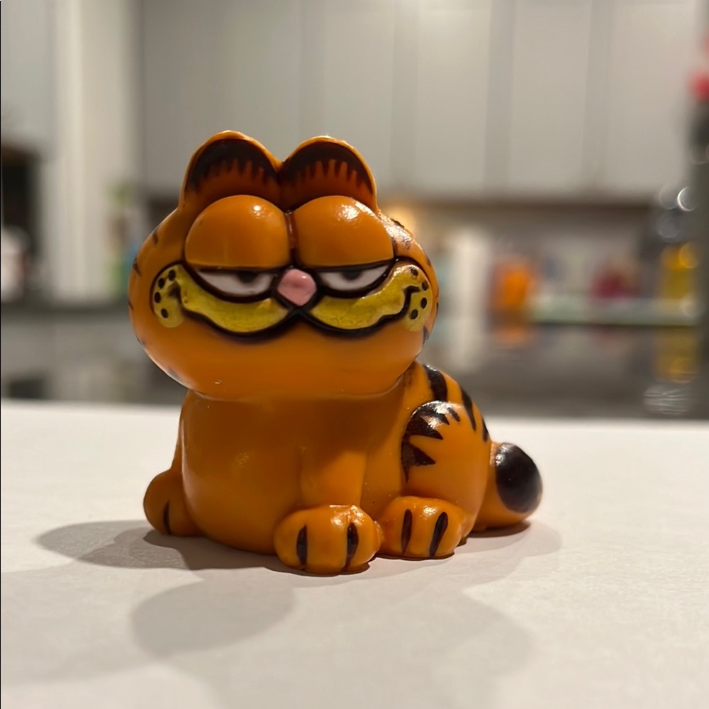 Garfield Vinyl Figurine - Orange Cat Collectible